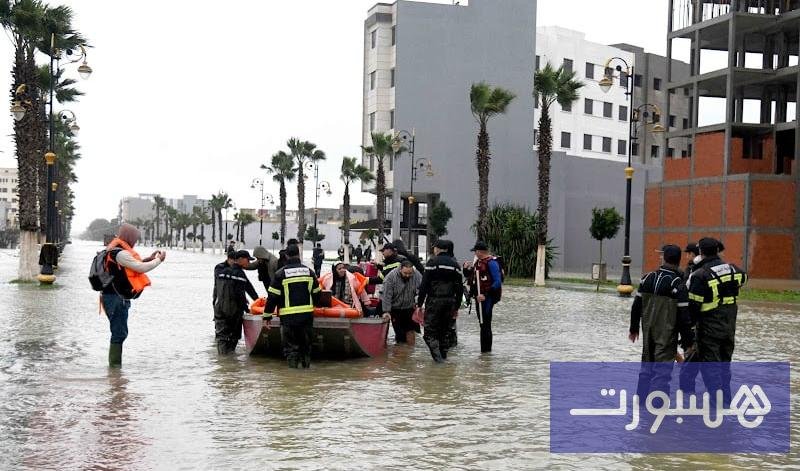 صورة جماهير نادي المغرب التطواني في المدرجات تدعم مبادرة التضامن مع ضحايا الفيضانات