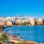 المغرب بوابة الأندلس: استثمارات المملكة تعزز آفاق التصدير للشركات الإسبانية 4 صورة تجمع مسؤولين من كايسا بنك يتحدثون عن فرص الاستثمار والتصدير بين المغرب والأندلس.