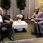 وزير الخارجية الإيراني عباس عراقجي يتحدث في مؤتمر صحفي حول المفاوضات النووية.