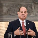 الرئيس المصري عبد الفتاح السيسي ونظيره الإيراني مسعود بزشكيان يتحدثان هاتفياً حول التوترات الإقليمية والملف النووي.