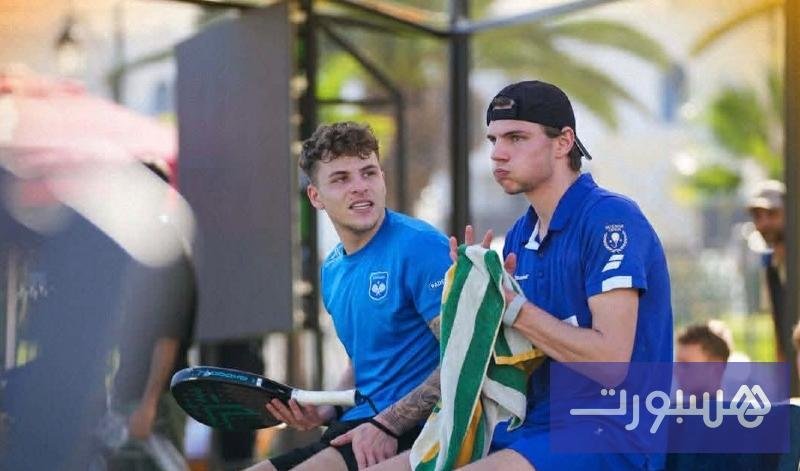 صورة لملاعب البادل الحديثة في أكادير خلال استضافتها لبطولة دولية، تظهر اللاعبين وهم يتنافسون.