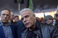 صورة تجمع لقطات إخبارية متنوعة تعكس الأحداث الجارية في الشرق الأوسط والسياسة الدولية والقضايا الثقافية.