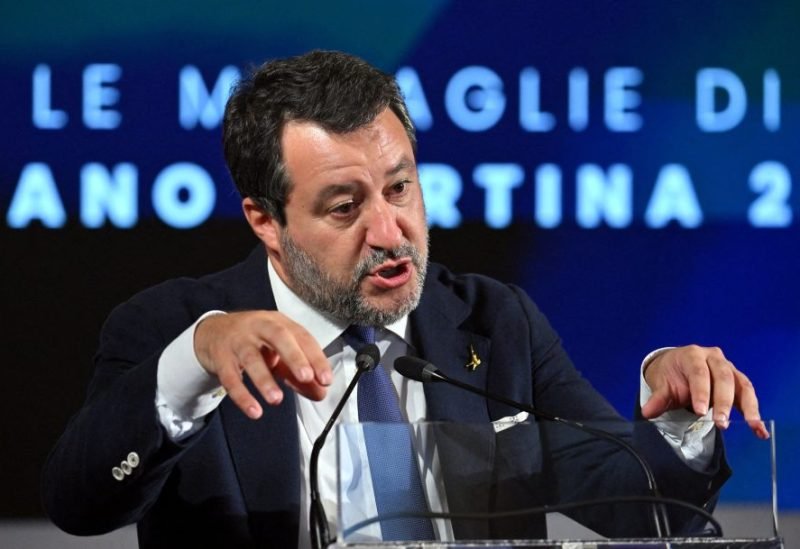 قطار إيطالي متوقف على سكة حديد متضررة بسبب أعمال تخريبية خلال الألعاب الأولمبية الشتوية