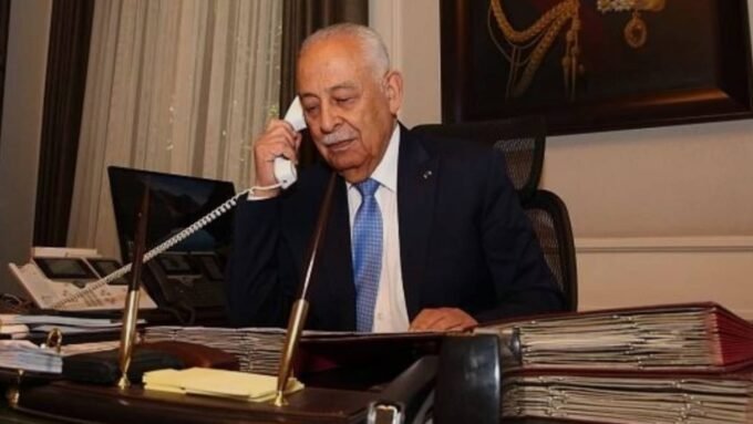 يوسف العيسوي رئيس الديوان الملكي الهاشمي يقدم واجب العزاء لعشيرة المطرمي