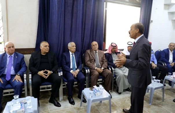 رئيس الديوان الملكي الهاشمي يقدم واجب العزاء في الأردن