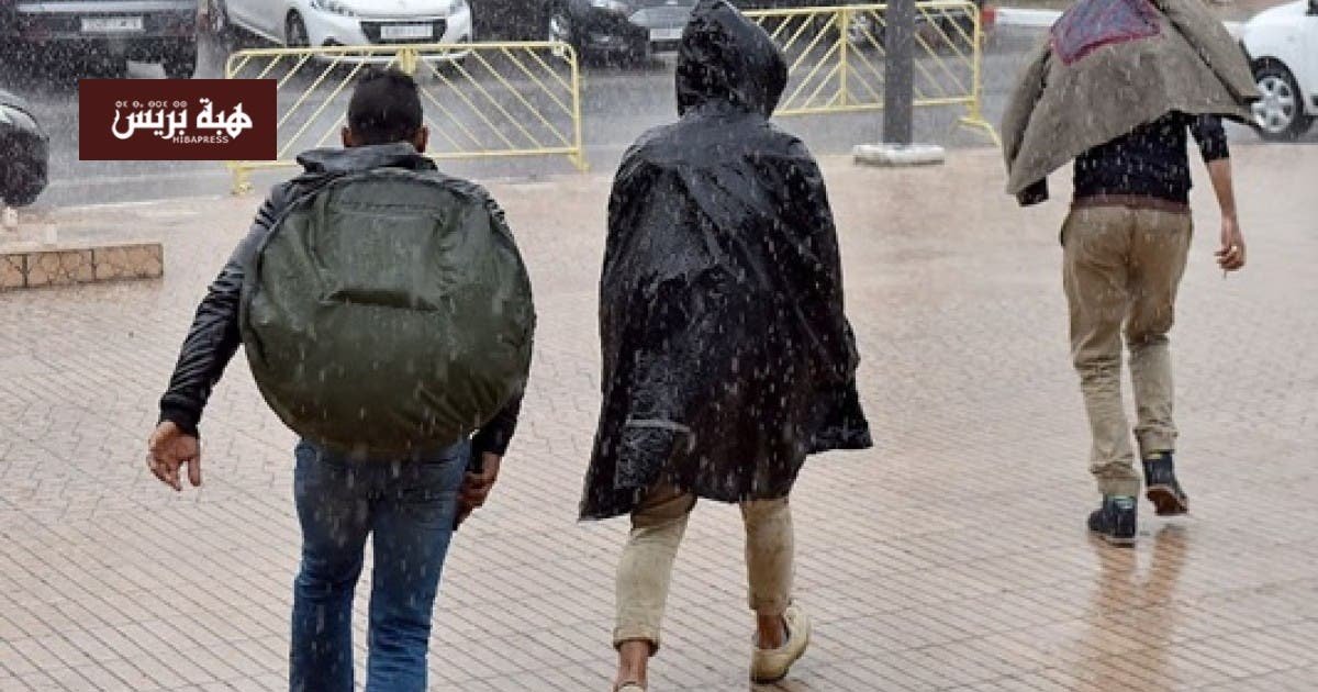 صورة توضيحية لأمطار غزيرة أو طلاب في بيئة آمنة، تعكس قرار تعليق الدراسة بإقليم تطوان.