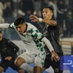 صورة لحكم مباراة الرجاء واتحاد طنجة نوفل نشيط أو لقطة جدلية من المباراة تتعلق بقرارات الفار.