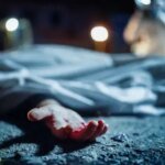 صورة لمقهى شعبي في حي سيدي بوجيدة بفاس، أو لسيارة شرطة في موقع جريمة