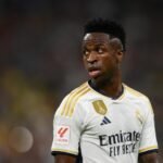 فينيسيوس جونيور يحتفل بهدفه مع ريال مدريد في مباراة دوري أبطال أوروبا ضد بنفيكا