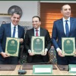 مسؤولون مغاربة يوقعون اتفاقيات لدعم رقمنة وتطوير الصناعة التقليدية، مع التركيز على التحول الرقمي والتسويق الدولي.