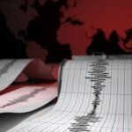 صورة جوية لجزيرة في بابوا غينيا الجديدة مع تأثيرات اهتزاز أرضي