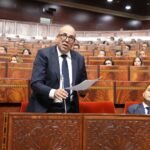 صورة لوزير الفلاحة أحمد البواري خلال جلسة برلمانية يناقش فيها قضايا سلاسل الإنتاج الفلاحي وأسعار الأعلاف.