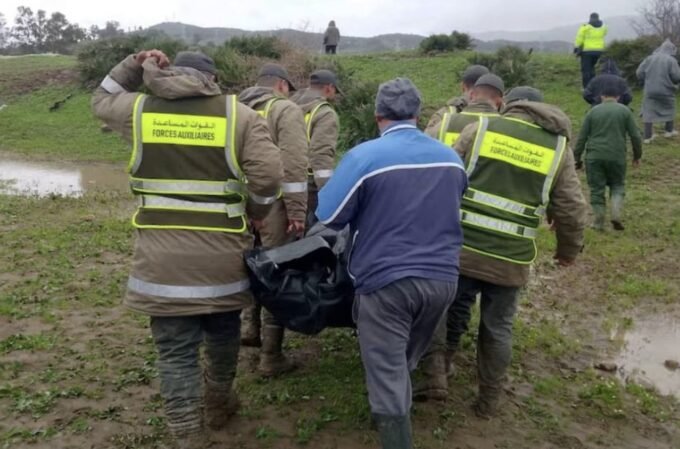 فرق الإنقاذ تبحث عن مفقودين في وادي الرميلات بتطوان بعد السيول الجارفة