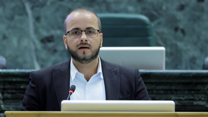 النائب حسن الرياطي يقدم مذكرة نيابية لمجلس النواب الأردني بشأن قانون الغاز.