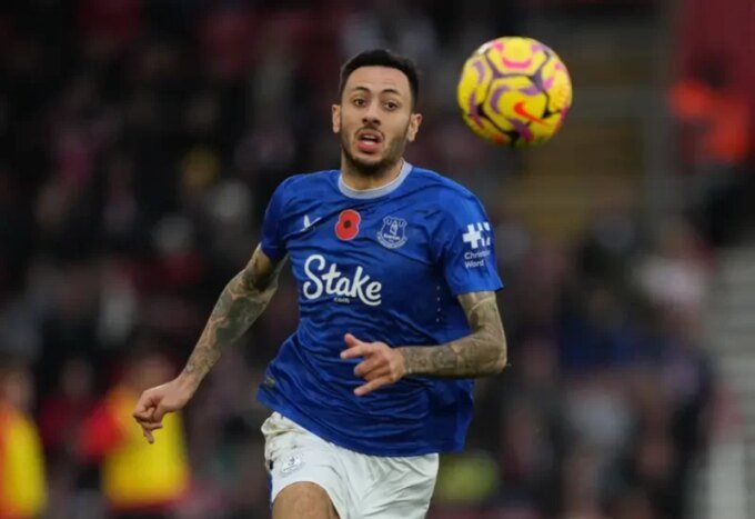 دوايت ماكنيل وشريكته ميغان شاربلي يعبران عن خيبة الأمل بعد فشل صفقة الانتقال.