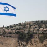 خريطة الضفة الغربية تظهر مناطق المستوطنات الإسرائيلية ونقاط التوتر.