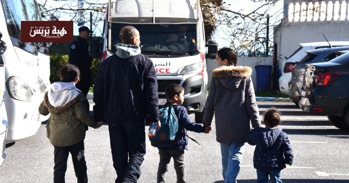 سكان سيدي قاسم يعودون إلى منازلهم بعد انتهاء أزمة الفيضانات