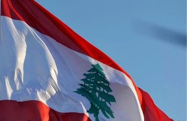 تصعيد في الجنوب اللبناني: شهيد و8 جرحى جراء غارات إسرائيلية على صيدا وصور 9 آثار غارات جوية إسرائيلية على مبانٍ في جنوب لبنان