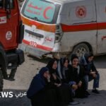 صورة تظهر رئيس الوزراء الإسرائيلي بنيامين نتنياهو يلقي كلمة أمام مؤتمر رؤساء المنظمات اليهودية الأمريكية الكبرى.