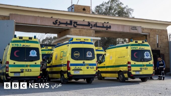 معبر رفح: إعادة فتح "محدودة" تثير تساؤلات حول المستقبل الإنساني والسياسي 6 صورة لمعبر رفح الحدودي بين قطاع غزة ومصر