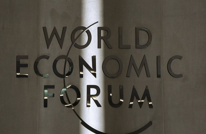 صورة لكيريل دميترييف أو شعار منتدى دافوس