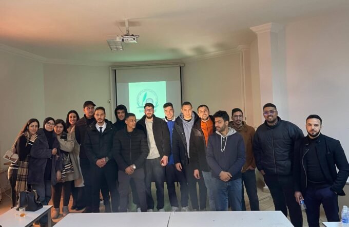 صورة جماعية لأعضاء المكتب الإقليمي الجديد للنقابة المستقلة للأطر التقنية والإدارية للصحة بخنيفرة.