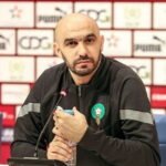 الجامعة الملكية المغربية لكرة القدم تنفي بشكل قاطع شائعات استقالة وليد الركراكي 6 صورة لمدرب المنتخب المغربي وليد الركراكي خلال مؤتمر صحفي