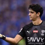 ياسين بونو حارس مرمى الهلال السعودي والمنتخب المغربي يتحدث في مؤتمر صحفي.