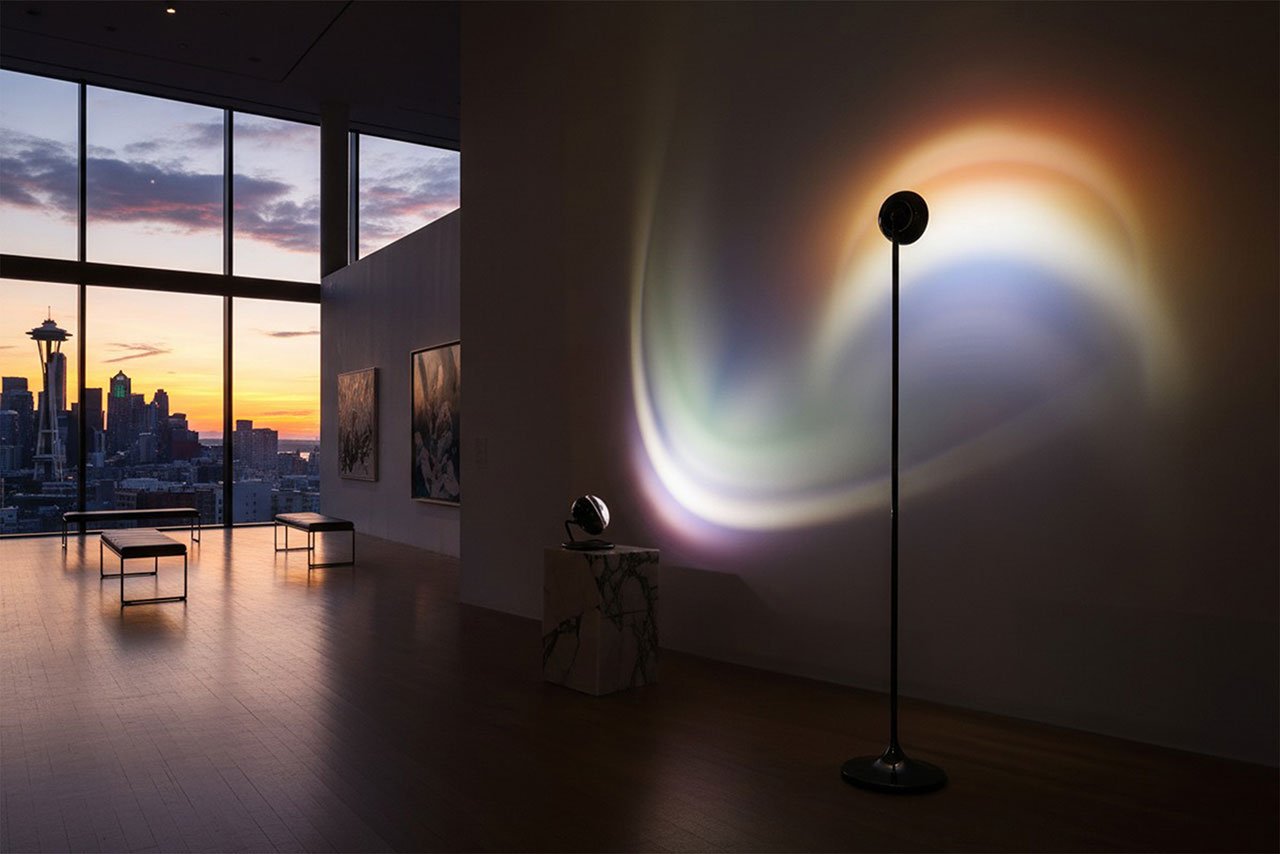 The MIROR Collection lamp by MIRORlab casting dynamic colors