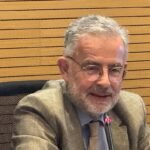 Le Maroc face aux extrêmes hydriques : la stratégie de Michel Vialatte pour une sécurité en eau durable 4 Michel Vialatte, expert en gouvernance de l'eau, discutant des défis et opportunités hydriques au Maroc.