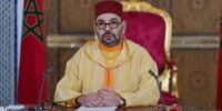 Le Roi Mohammed VI en discussion téléphonique, symbolisant son engagement diplomatique pour la sécurité des pays du Golfe.