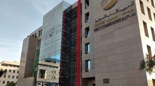 Le Maroc a généré 193 000 emplois entre 2024 et 2025, porté par les zones urbaines et l'emploi salarié, malgré une stagnation des taux d'activité. Analyse du HCP.