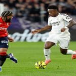 Les joueurs d'Osasuna célèbrent leur victoire surprise contre le Real Madrid en Liga.