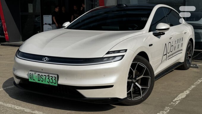 Voiture électrique Changan Nevo A06 en extérieur