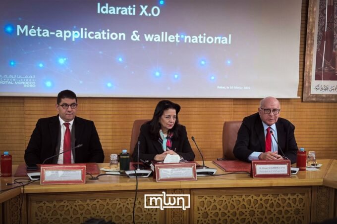 Moroccan officials signing agreements for the Idarati X.0 digital government platform