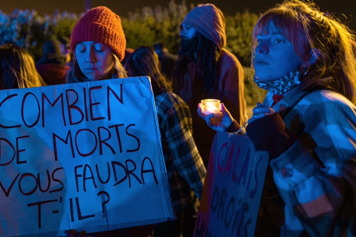 Manifestation après le naufrage d’une embarcation ayant causé la mort d’au moins 31 migrants, à Calais (Pas-de-Calais), le 24 novembre 2021.