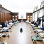 Le Conseil du gouvernement approuve un projet de décret relatif à l’orientation scolaire et universitaire 6 Jeunes étudiants marocains discutant de leur orientation scolaire et universitaire