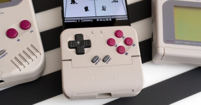 GameSir's Pocket Taco: The Ultimate Retro Gaming Revival for Your Smartphone 5 GameSir Pocket Taco controller attached to a smartphone, showcasing its retro Game Boy-like buttons and D-pad