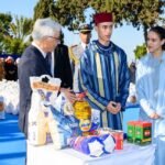 Lalla Khadija : 19 ans d'une Princesse au cœur battant du Maroc 6 Portrait souriant de S.A.R. la Princesse Lalla Khadija lors d'un événement officiel, symbolisant la jeunesse et l'avenir de la monarchie marocaine.