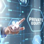 Illustration stylisée du marché du private equity en 2026, avec des graphiques financiers, des flèches de croissance et des symboles d'intelligence artificielle, reflétant la complexité et la technicité du secteur.