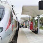 Un train Al Boraq de l'ONCF sur les rails, symbolisant l'adaptation des horaires ferroviaires pour le Ramadan 1447 au Maroc.
