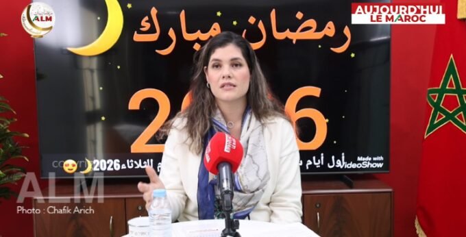 Ramadan Serein : Les Conseils Essentiels du Dr Imane Rahmouni Contre les Ballonnements et Gaz Intestinaux 8 Dr Imane Rahmouni offrant des conseils pour un Ramadan sain, avec un arrière-plan évoquant la sérénité et la santé digestive.