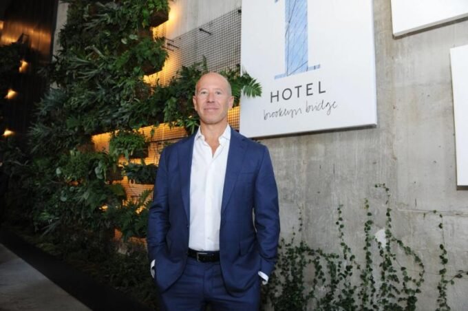 Real Estate Billionaire Barry Sternlicht: US Regulation Blocks a $125 Billion Blockchain Leap 5 Barry Sternlicht, Chairman and CEO of Starwood Capital Group, discussing asset tokenization and regulatory challenges.