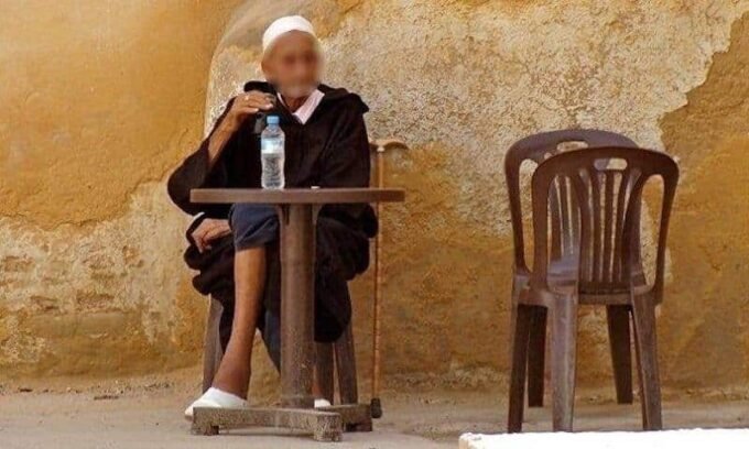 Réunion de la commission technique sur la réforme des retraites au siège de la CDG à Rabat, avec des représentants syndicaux et du RCAR.