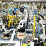 Renault, le Losange sous influence chinoise : une alliance stratégique qui interroge 4 Vue d'une usine intelligente de Geely Auto à Huzhou, Chine, en 2025, symbolisant la collaboration technologique croissante.