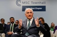 Reza Pahlavi plaide auprès de