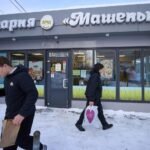 La boulangerie Machenka de Denis Maksimov, un établissement modeste en banlieue de Moscou, symbolisant la lutte des petits commerces russes face aux difficultés économiques.