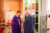 Sa Majesté le Roi Mohammed VI recevant M. Ross McInnes, président du Conseil d'Administration du Groupe Safran, au Palais Royal de Casablanca.