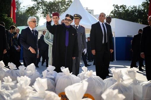 SM le Roi lance à