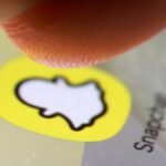 Snapchat Rolls Out the Red Carpet: Inaugural Snappy Awards Set to Honor Top Creators 4 Snapchat logo with a golden award trophy, symbolizing the Snappy Awards for creators.